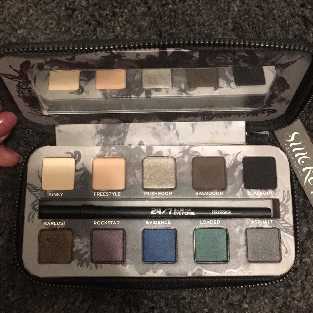 Urban Decay Smoked Eyeshadow Palette